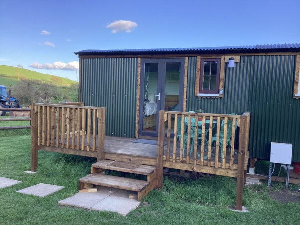 Hill View shepherds Hut